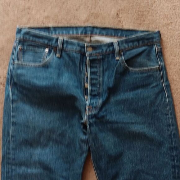 Levi's 501 Button Fly Men's Jeans - Picture 3 of 7